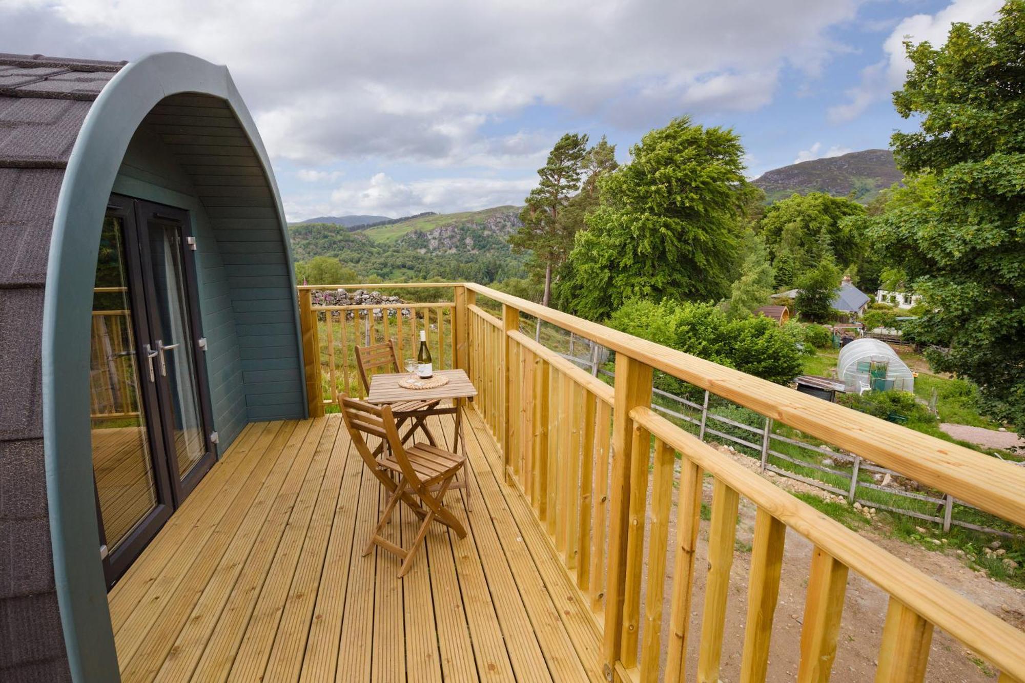 Spectacular Mountain View Ecopod Villa Newtonmore Exteriör bild