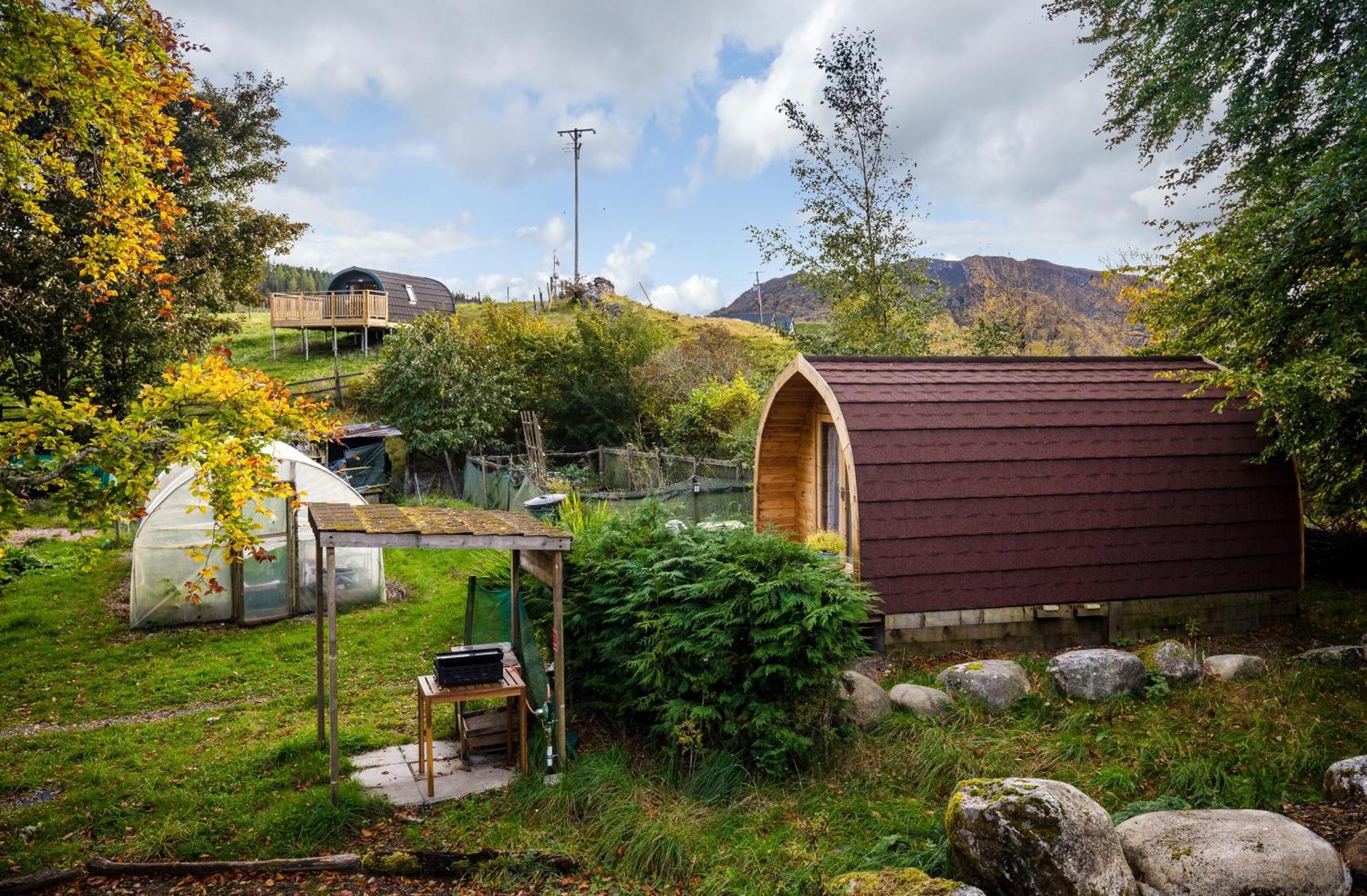 Spectacular Mountain View Ecopod Villa Newtonmore Exteriör bild
